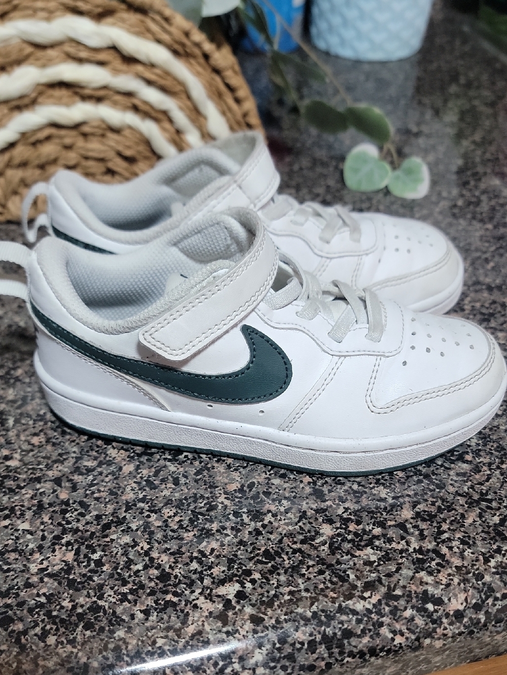 Nike Kids Court Borough Low Recraft White/vintage Green 11.5c